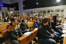 Firmvorbereitung mit Tauferinnerungsgottesdienst in St. Maria, Wolfhagen (Foto: Karl-Franz Thiede)